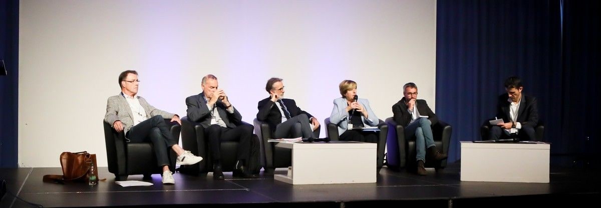 Table ronde lors d’un congrès, photographiée par Isabelle Limbach